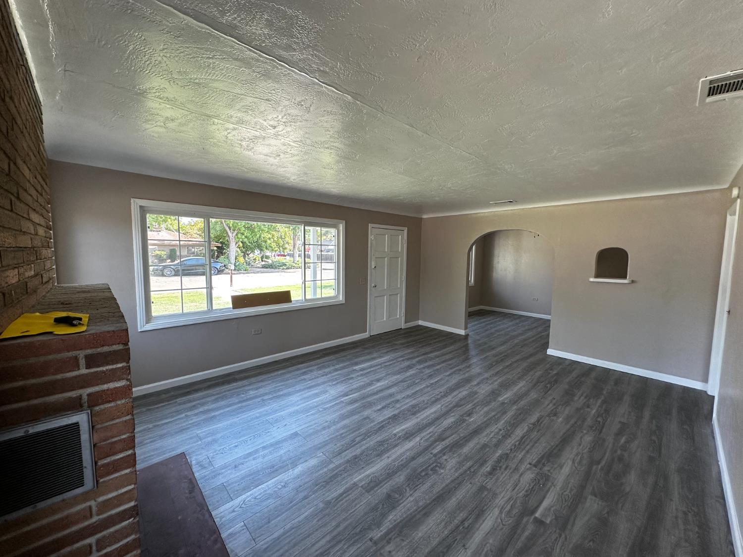 605 N Winery Ave, Fresno, CA 93727