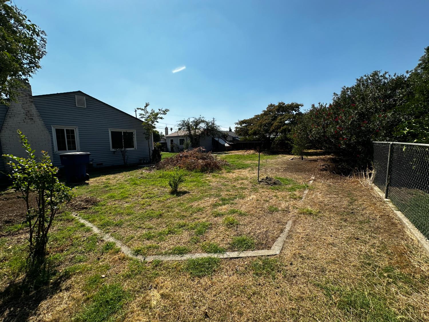 605 N Winery Ave, Fresno, CA 93727