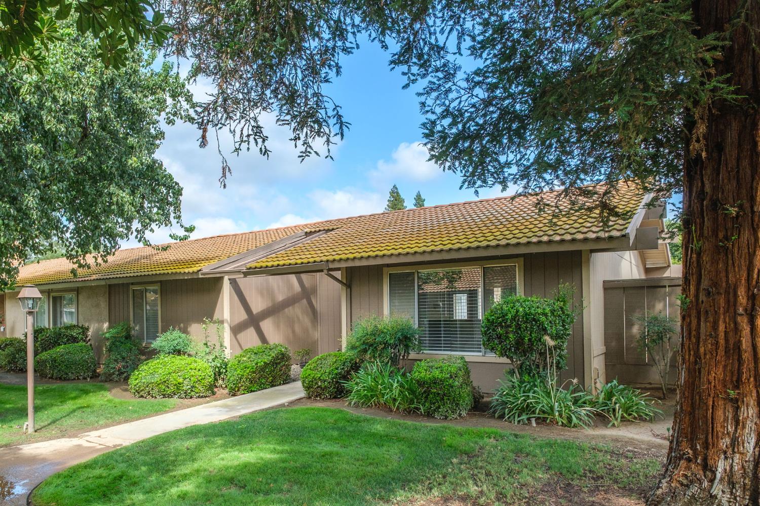 4856 N Hulbert Ave #101, Fresno, CA 93705