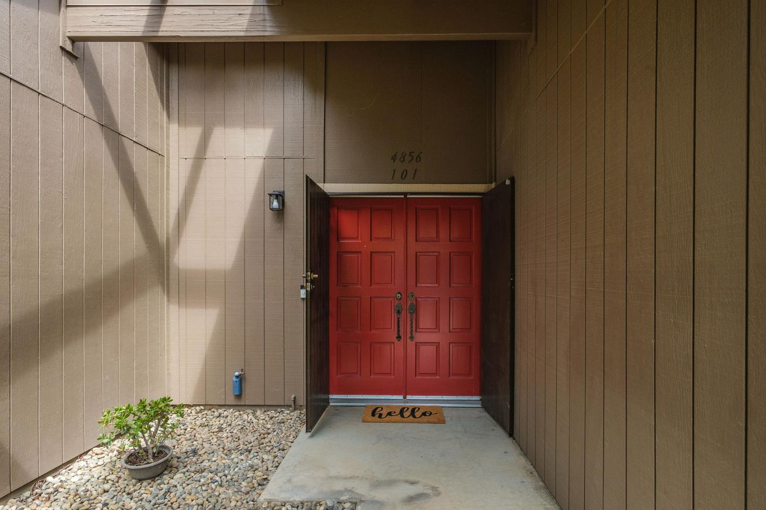 4856 N Hulbert Ave #101, Fresno, CA 93705