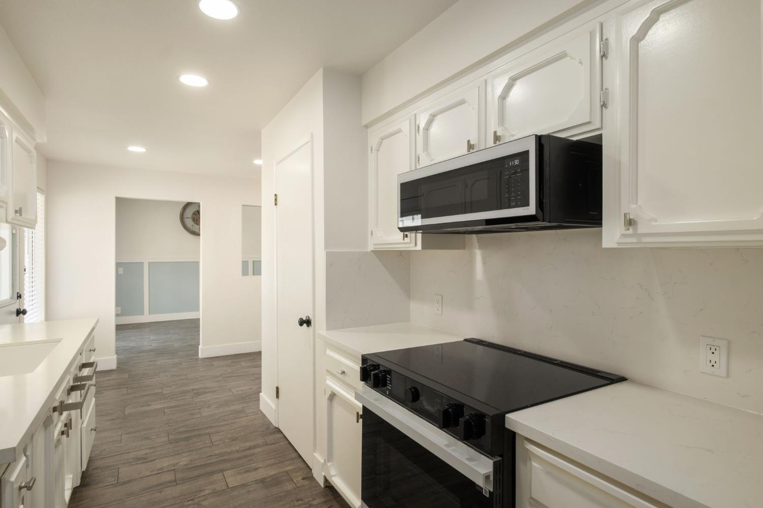 4856 N Hulbert Ave #101, Fresno, CA 93705