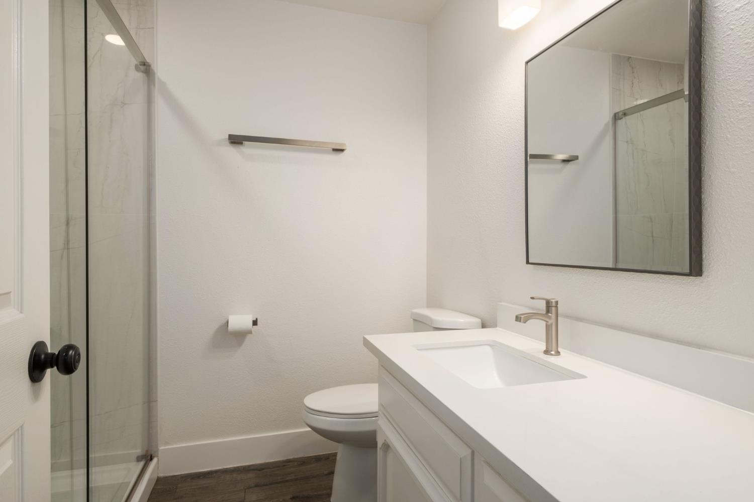 4856 N Hulbert Ave #101, Fresno, CA 93705