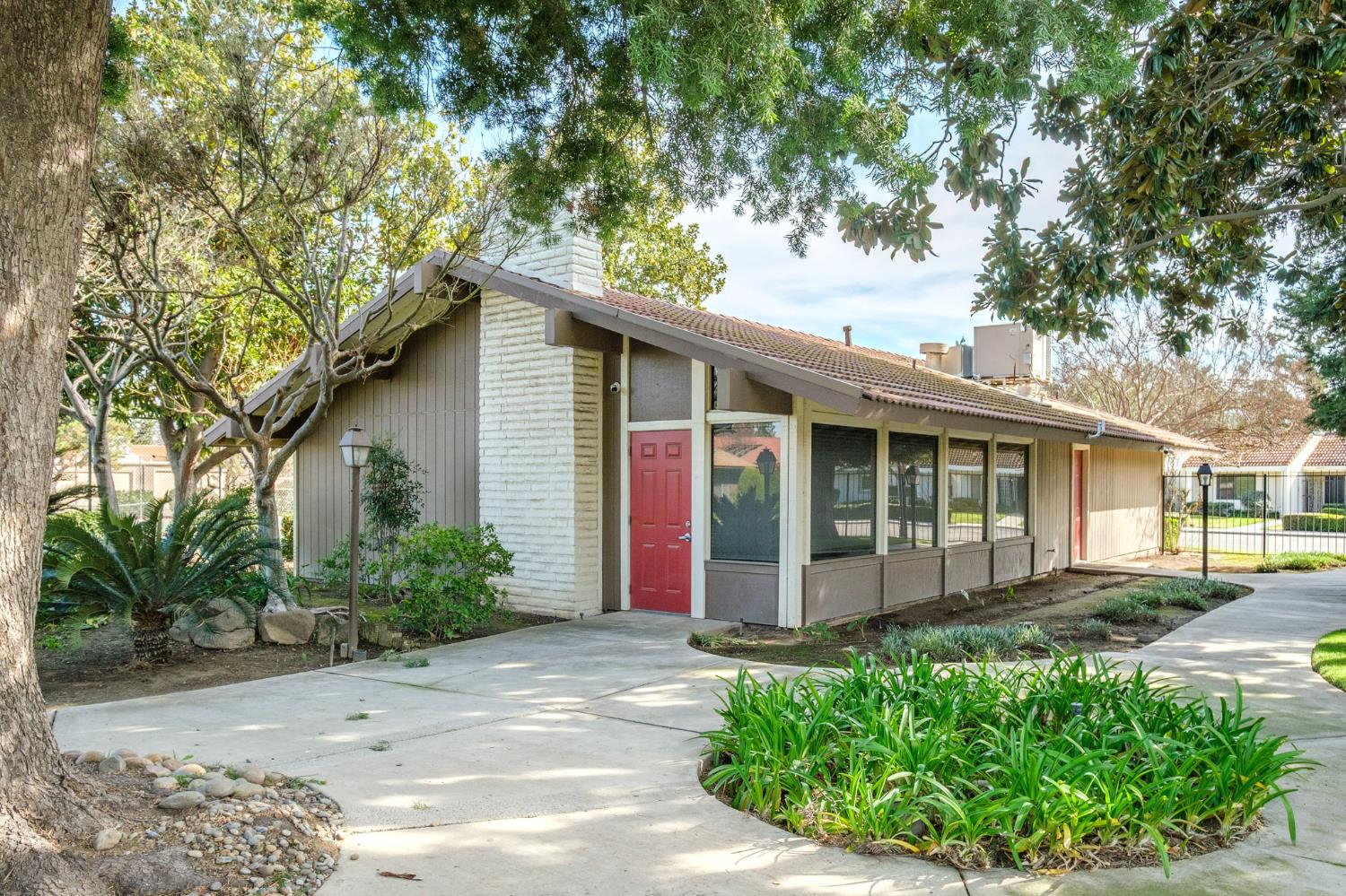 4856 N Hulbert Ave #101, Fresno, CA 93705