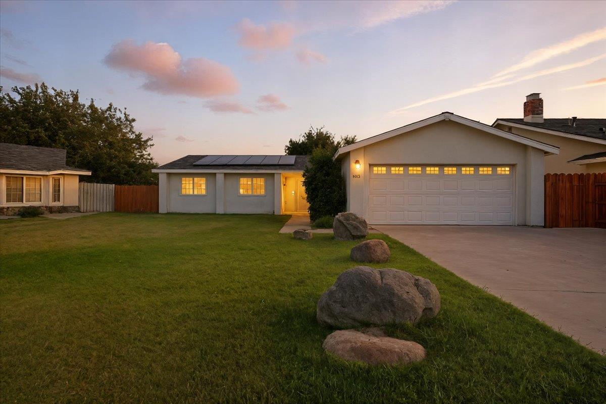 2123 Cottonwood Ct, Hanford, CA 93230