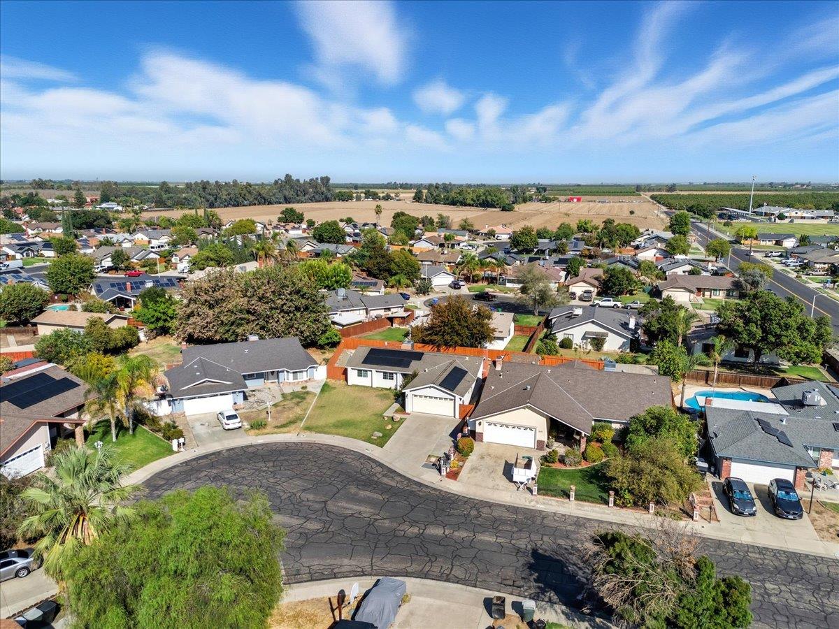 2123 Cottonwood Ct, Hanford, CA 93230