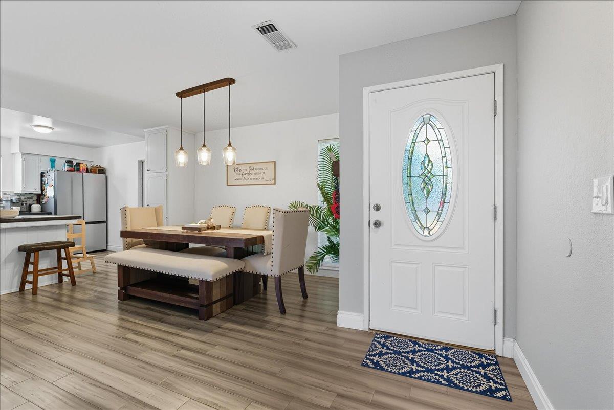 2123 Cottonwood Ct, Hanford, CA 93230