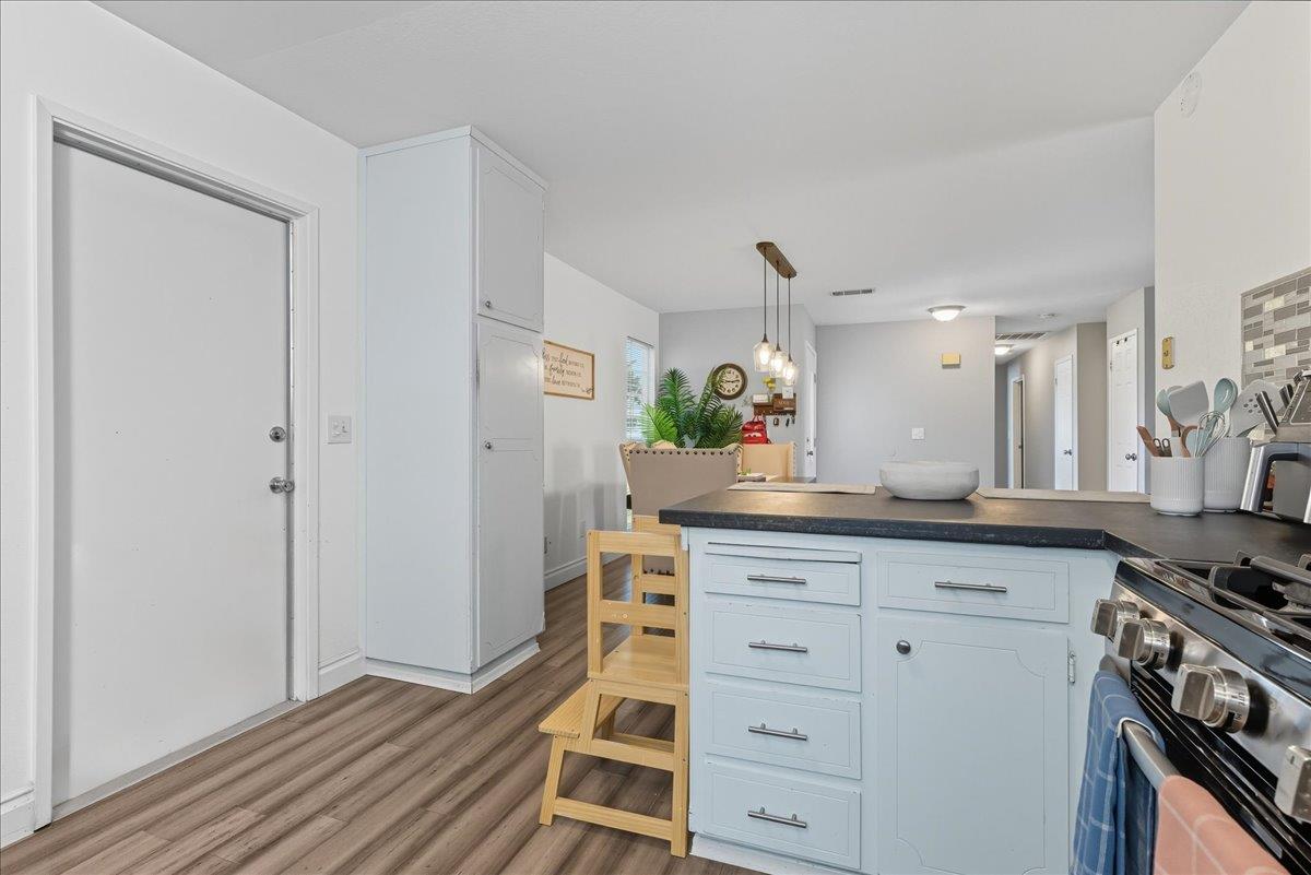 2123 Cottonwood Ct, Hanford, CA 93230