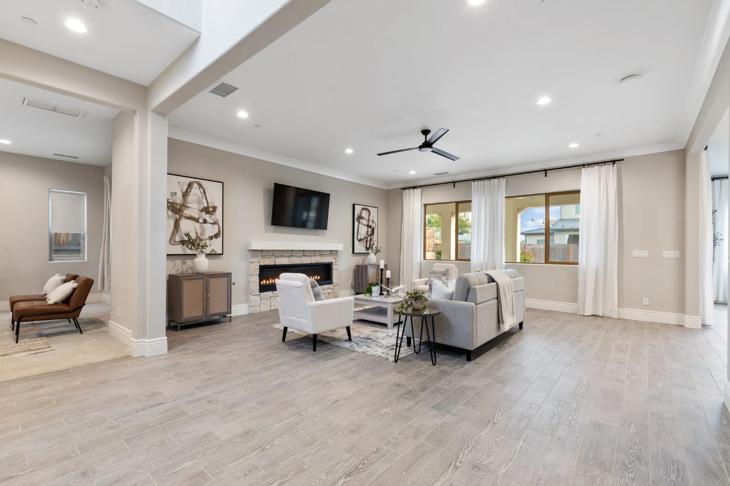 850 Overstone Ave, Madera, CA 93636