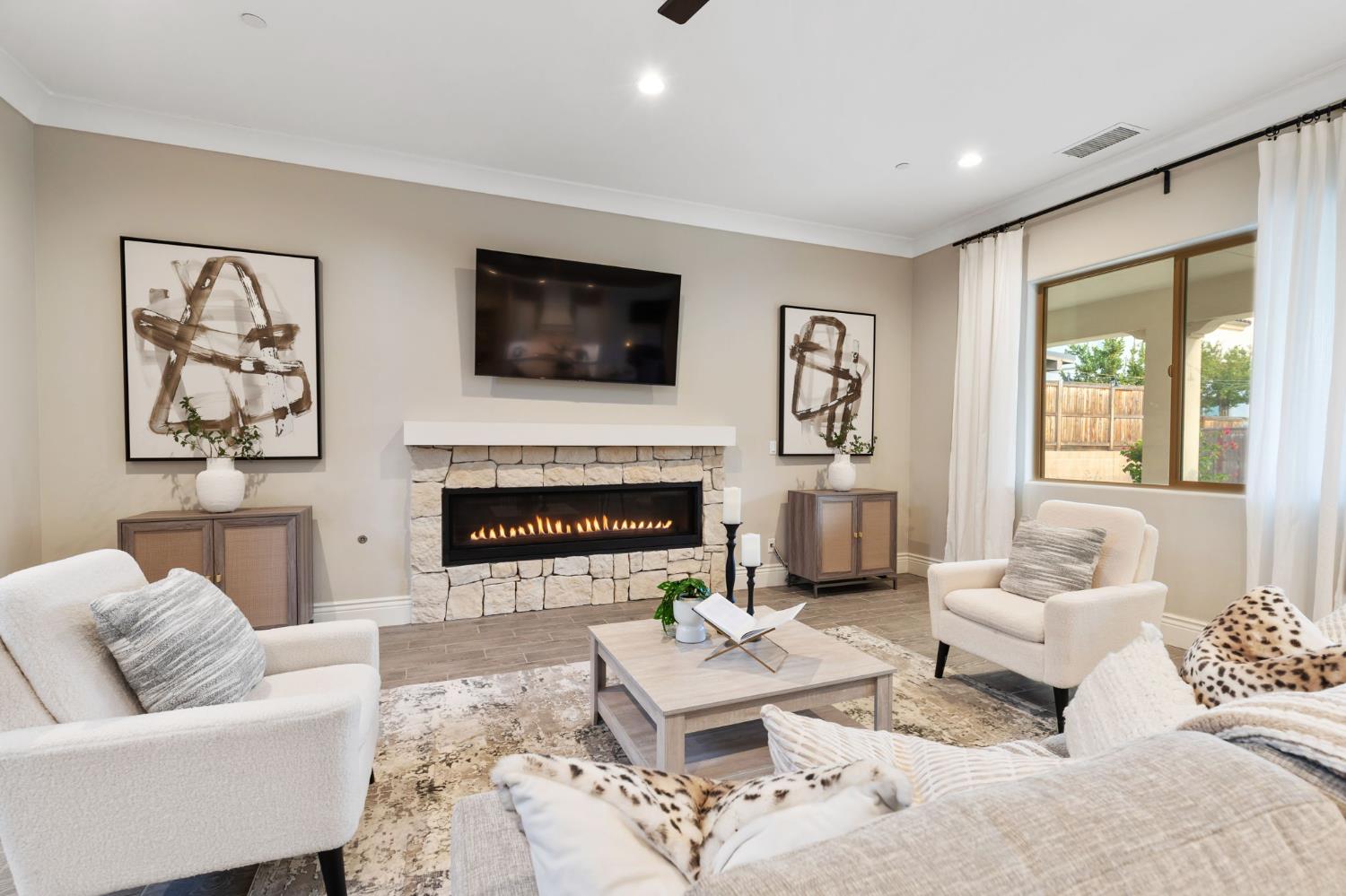 850 Overstone Ave, Madera, CA 93636