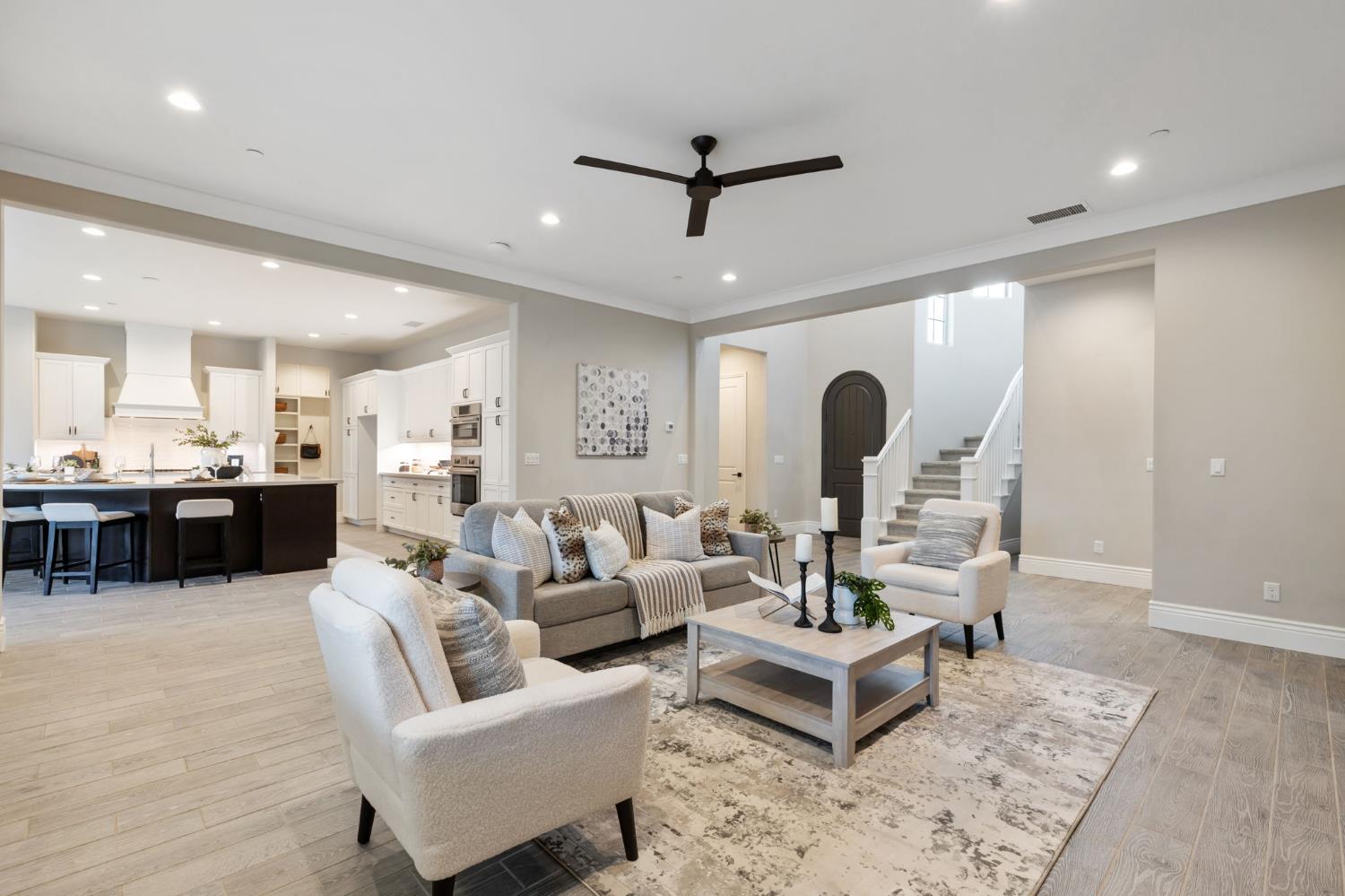 850 Overstone Ave, Madera, CA 93636