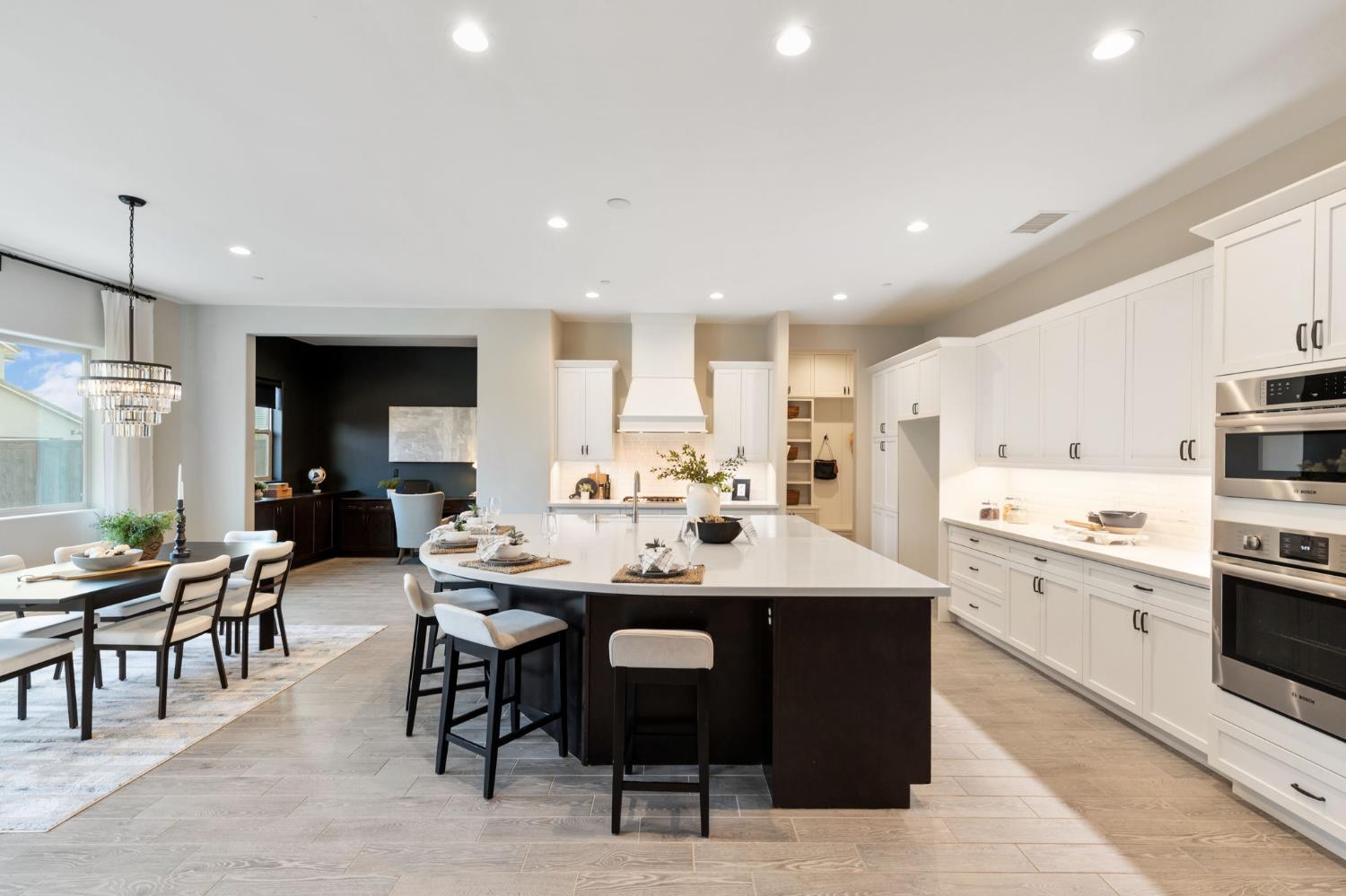 850 Overstone Ave, Madera, CA 93636