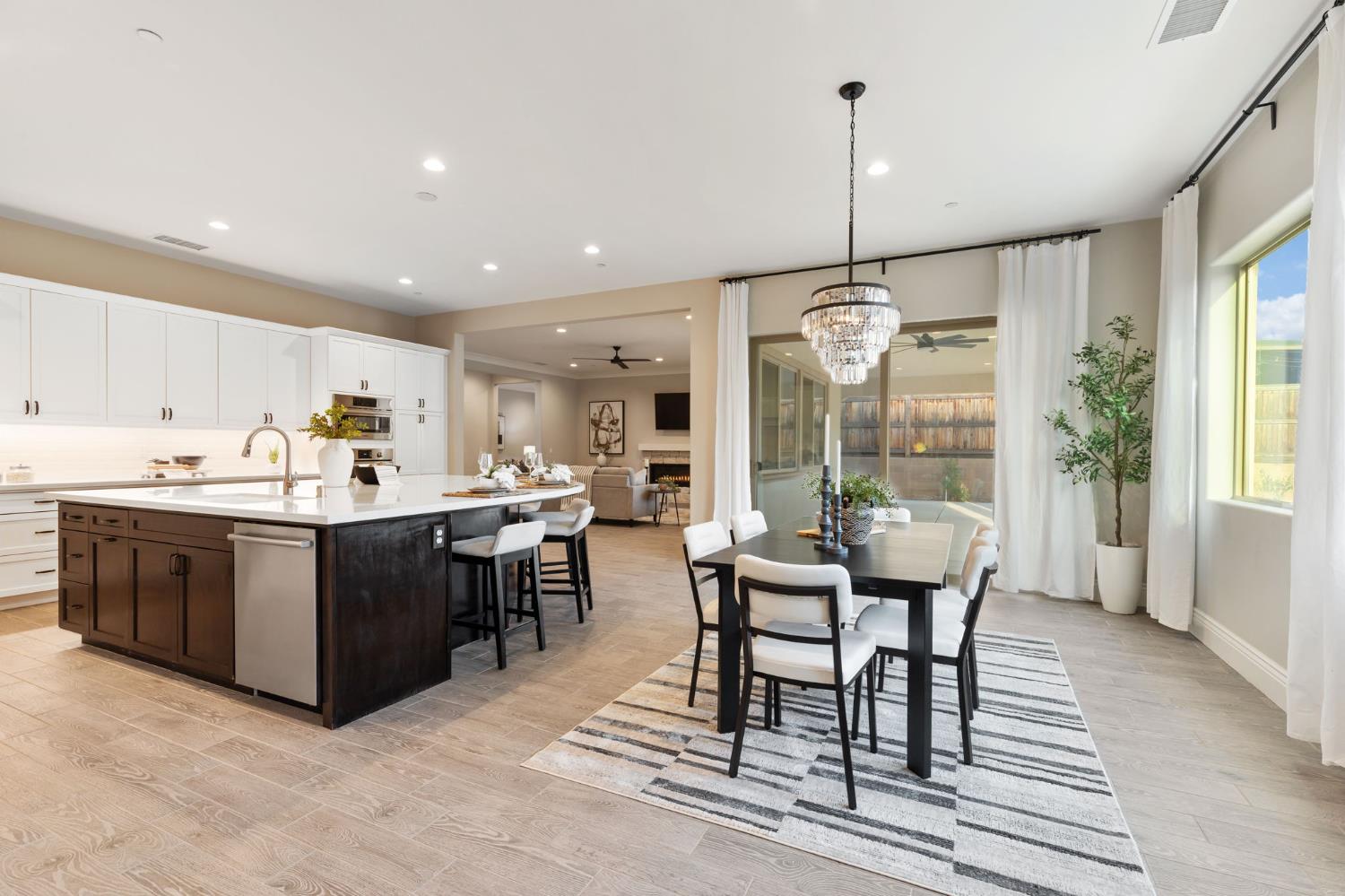 850 Overstone Ave, Madera, CA 93636