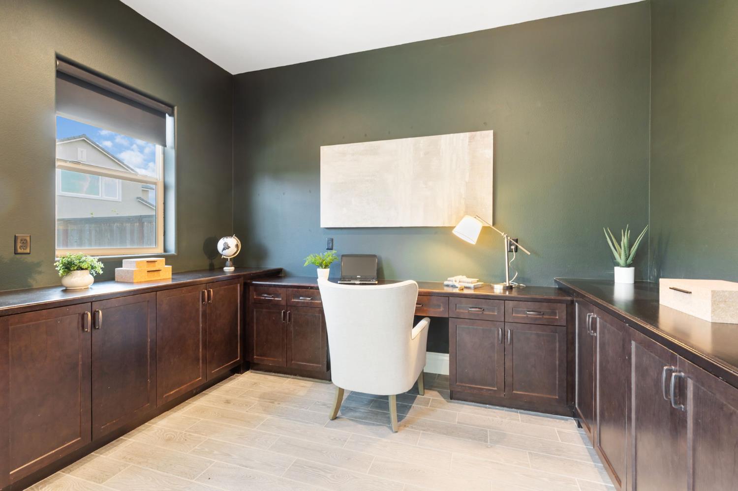 850 Overstone Ave, Madera, CA 93636