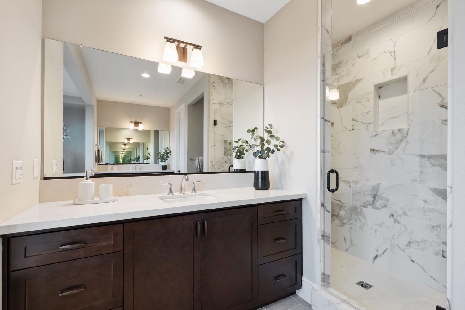 850 Overstone Ave, Madera, CA 93636