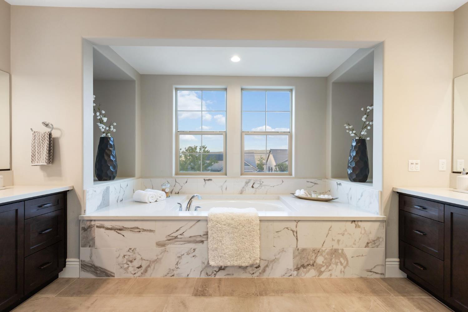 850 Overstone Ave, Madera, CA 93636