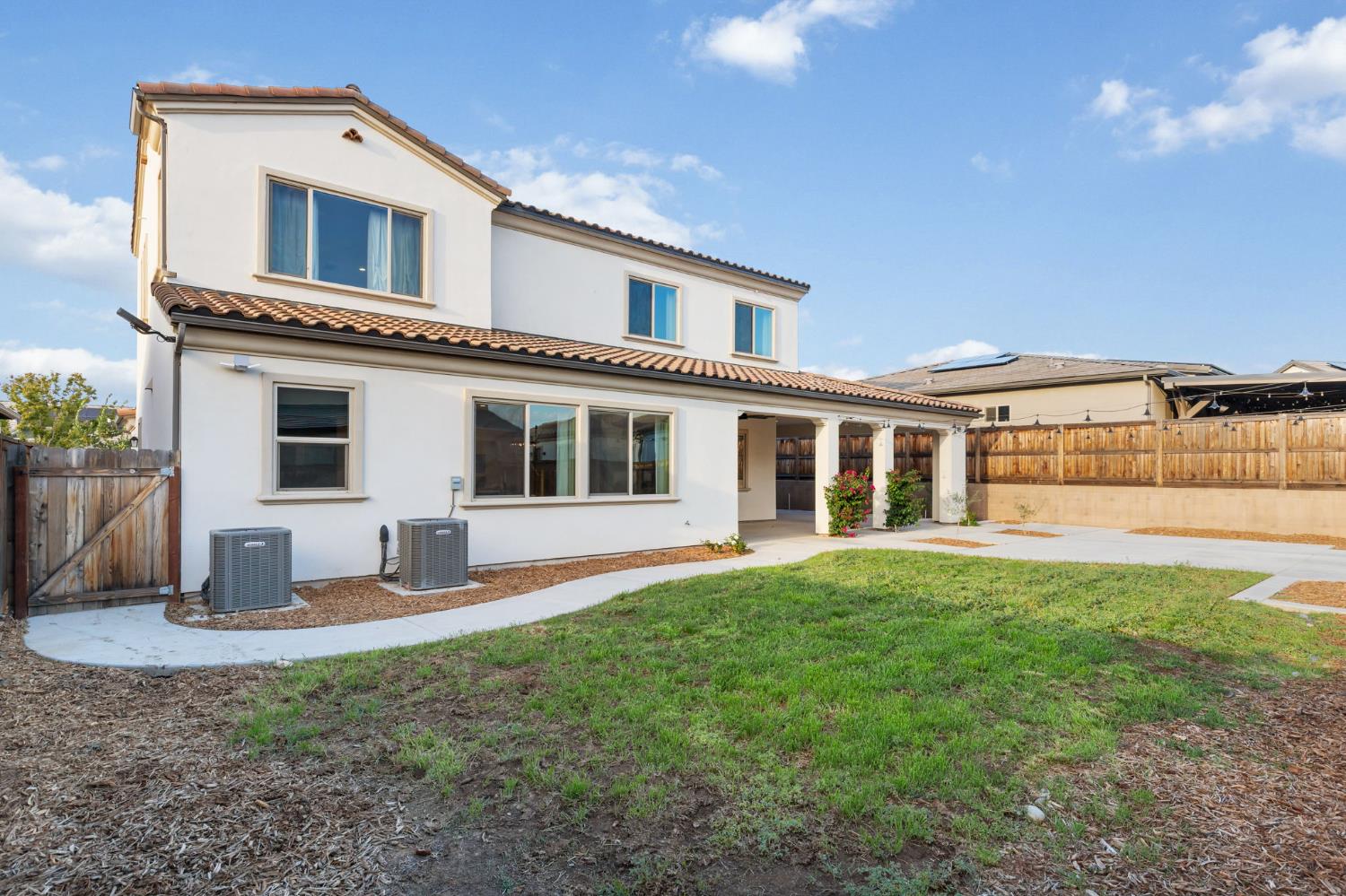 850 Overstone Ave, Madera, CA 93636