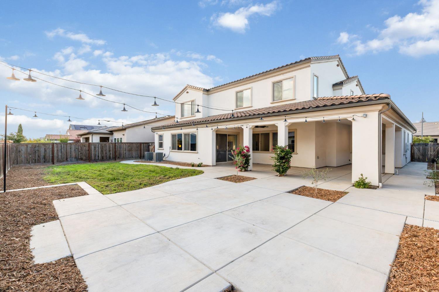 850 Overstone Ave, Madera, CA 93636