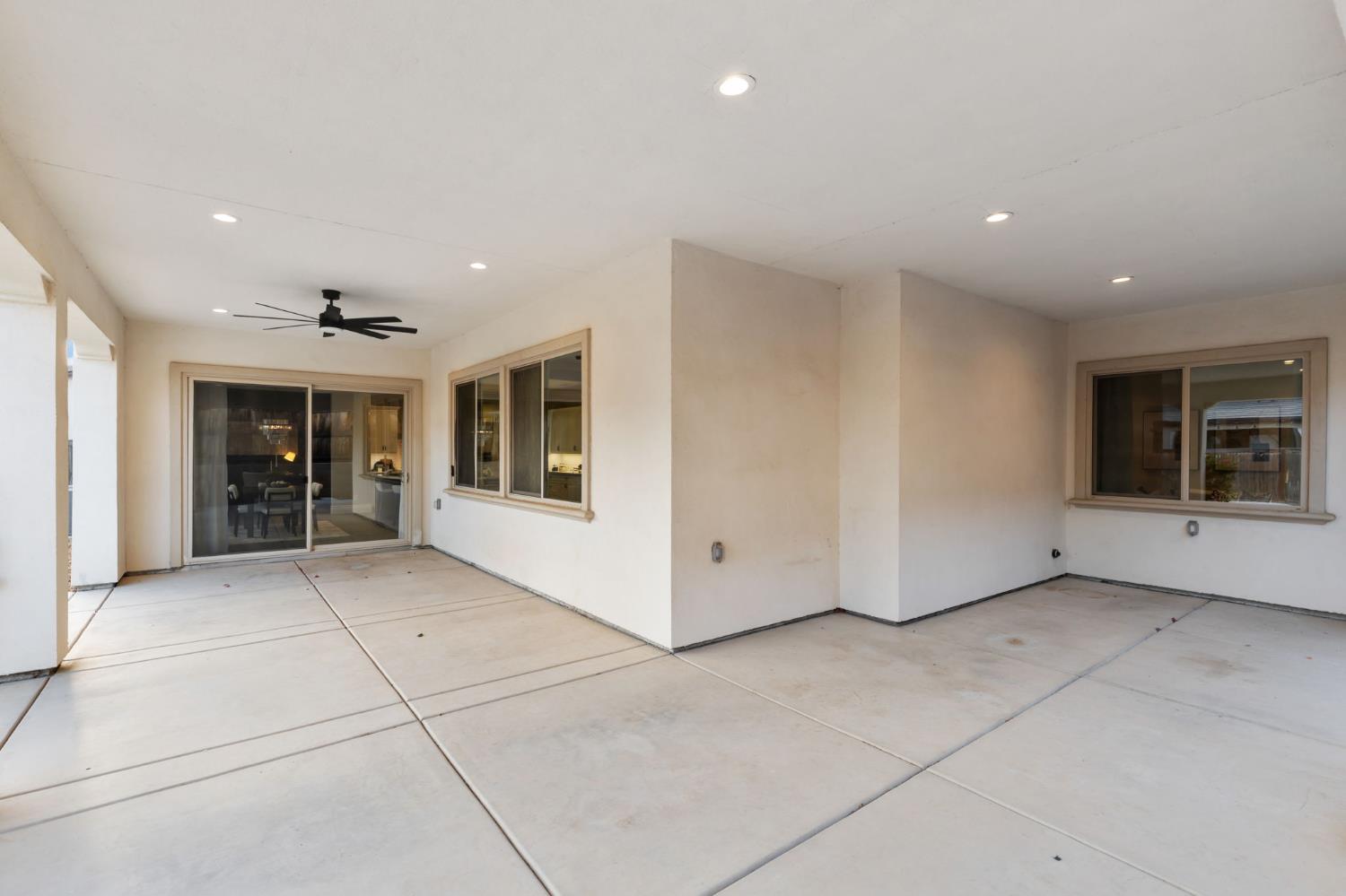 850 Overstone Ave, Madera, CA 93636