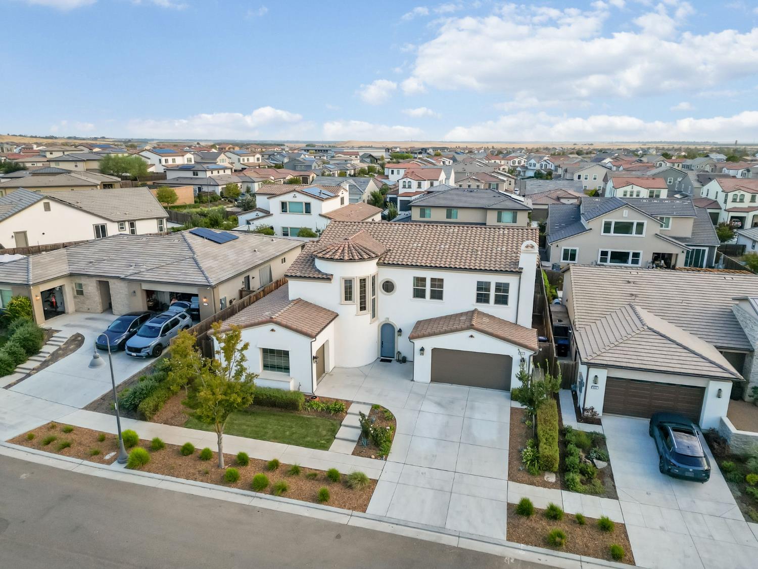 850 Overstone Ave, Madera, CA 93636