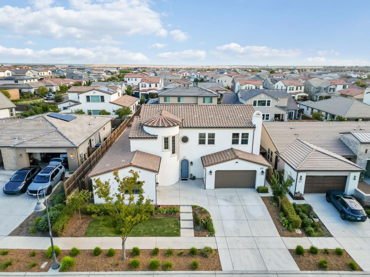 850 Overstone Ave, Madera, CA 93636