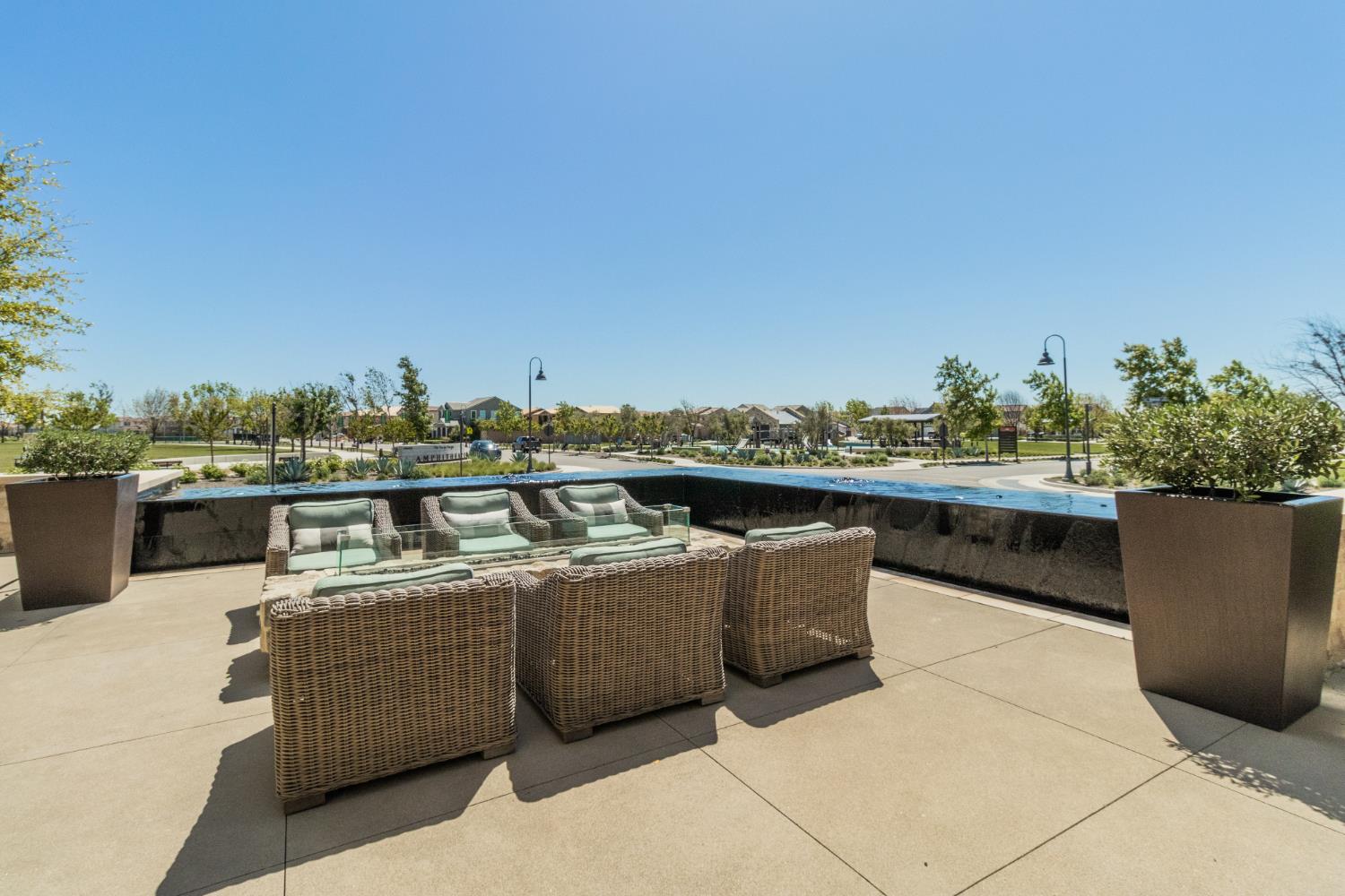 850 Overstone Ave, Madera, CA 93636