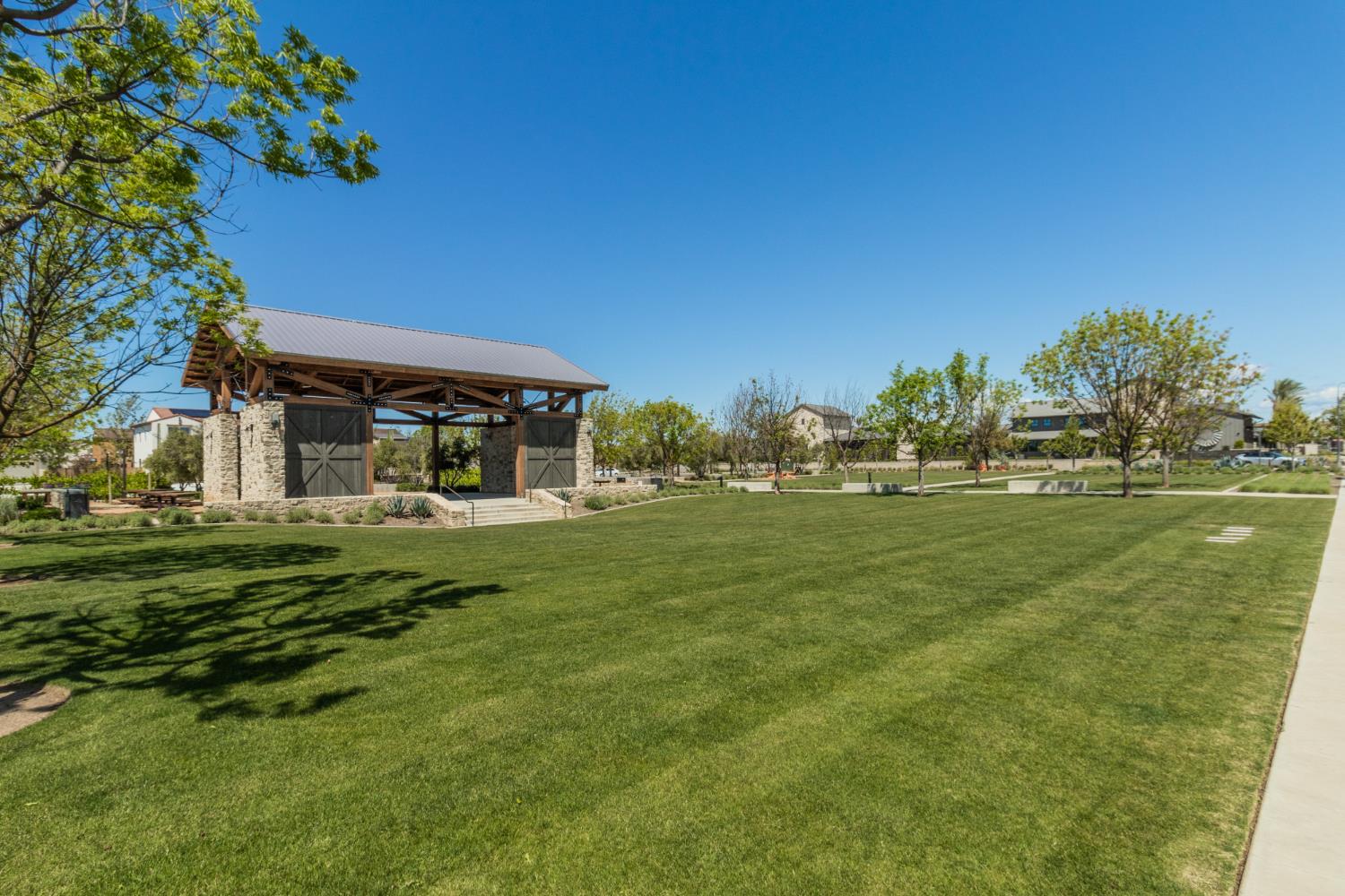 850 Overstone Ave, Madera, CA 93636