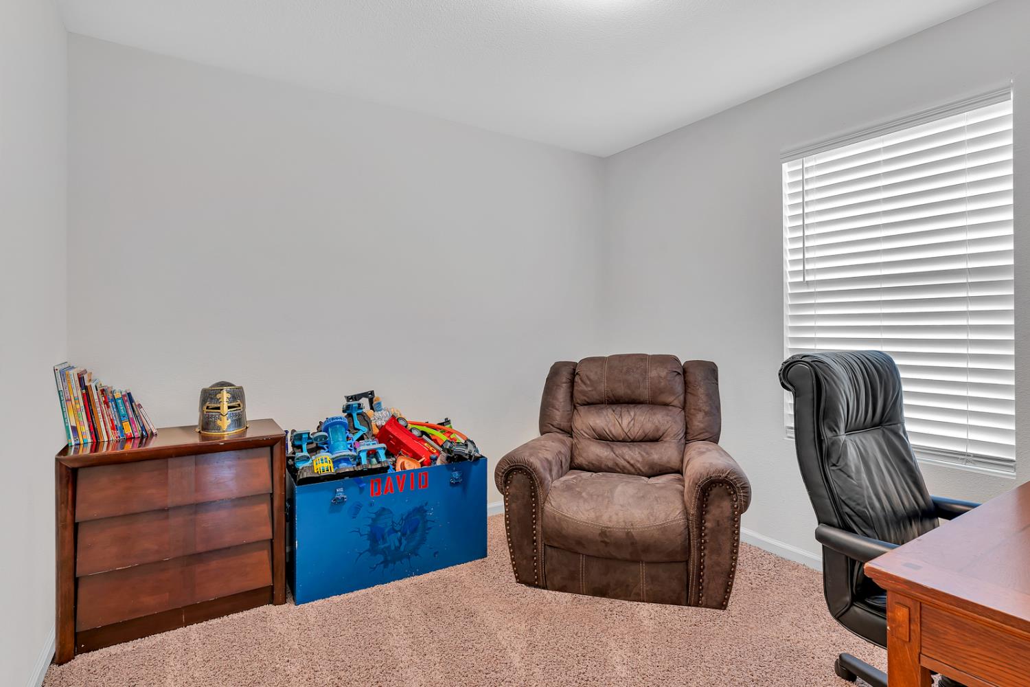 5447 E Burns Ave, Fresno, CA 93727