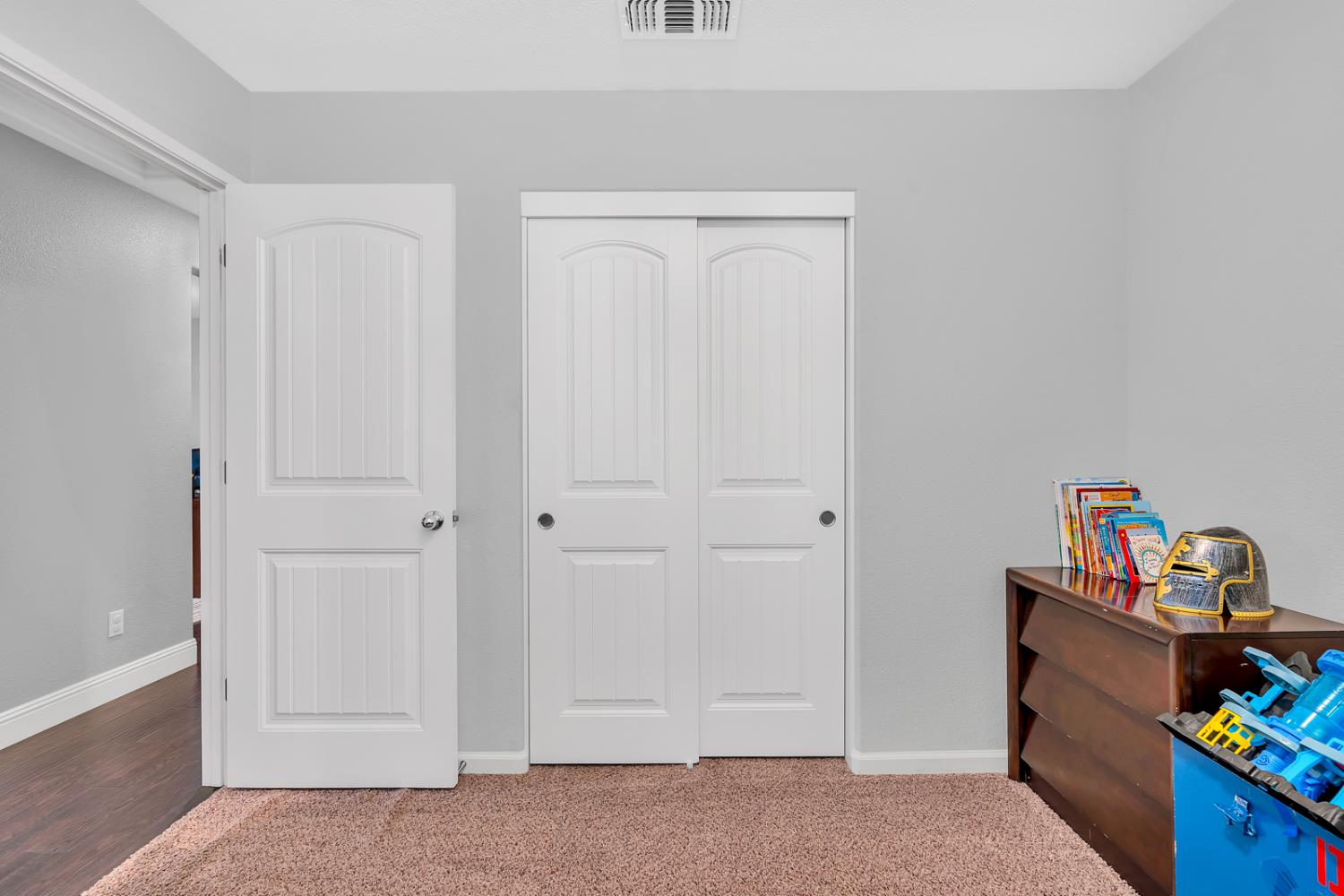 5447 E Burns Ave, Fresno, CA 93727