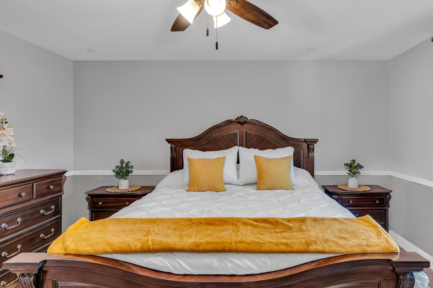 5447 E Burns Ave, Fresno, CA 93727