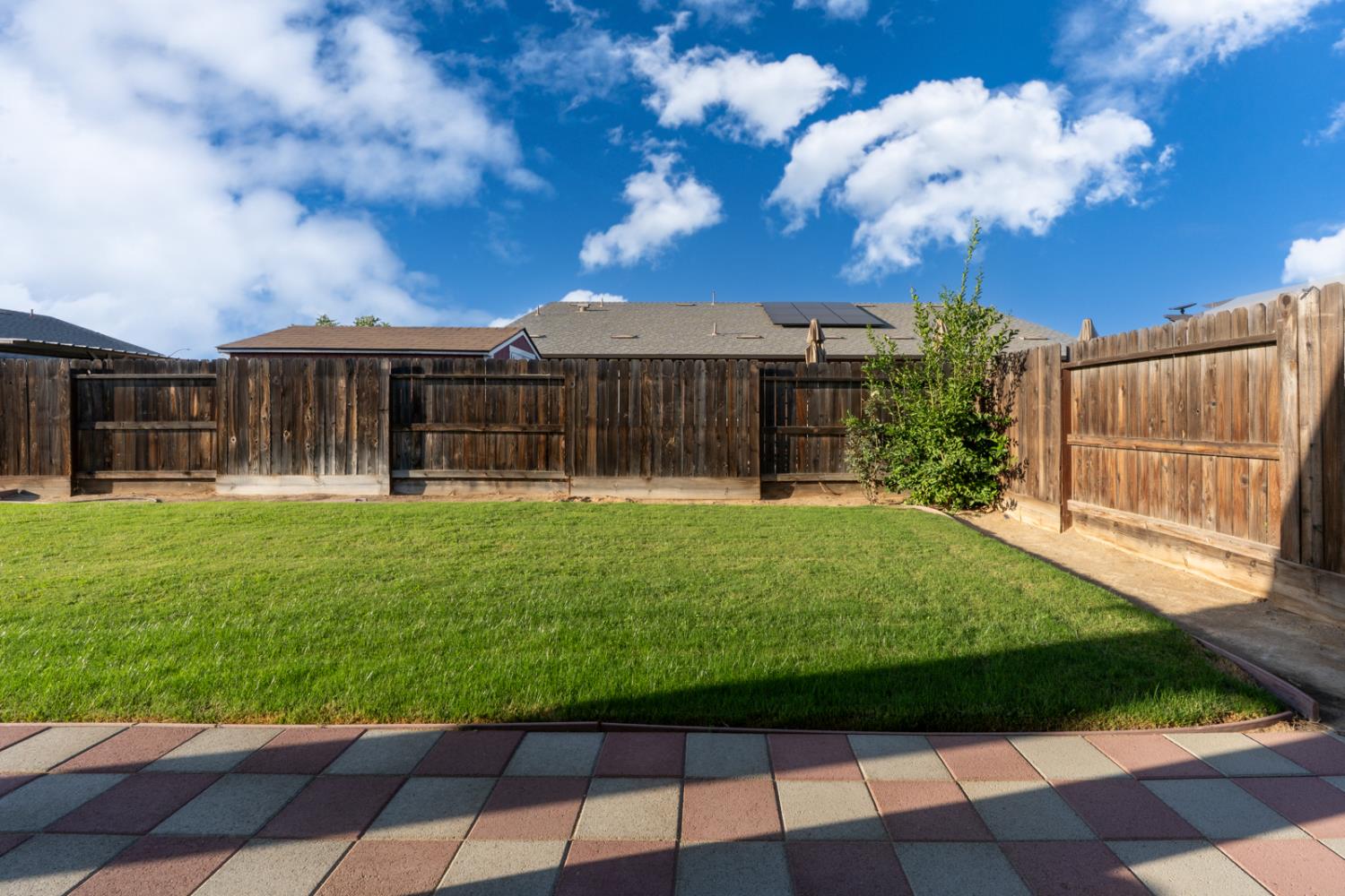 5447 E Burns Ave, Fresno, CA 93727