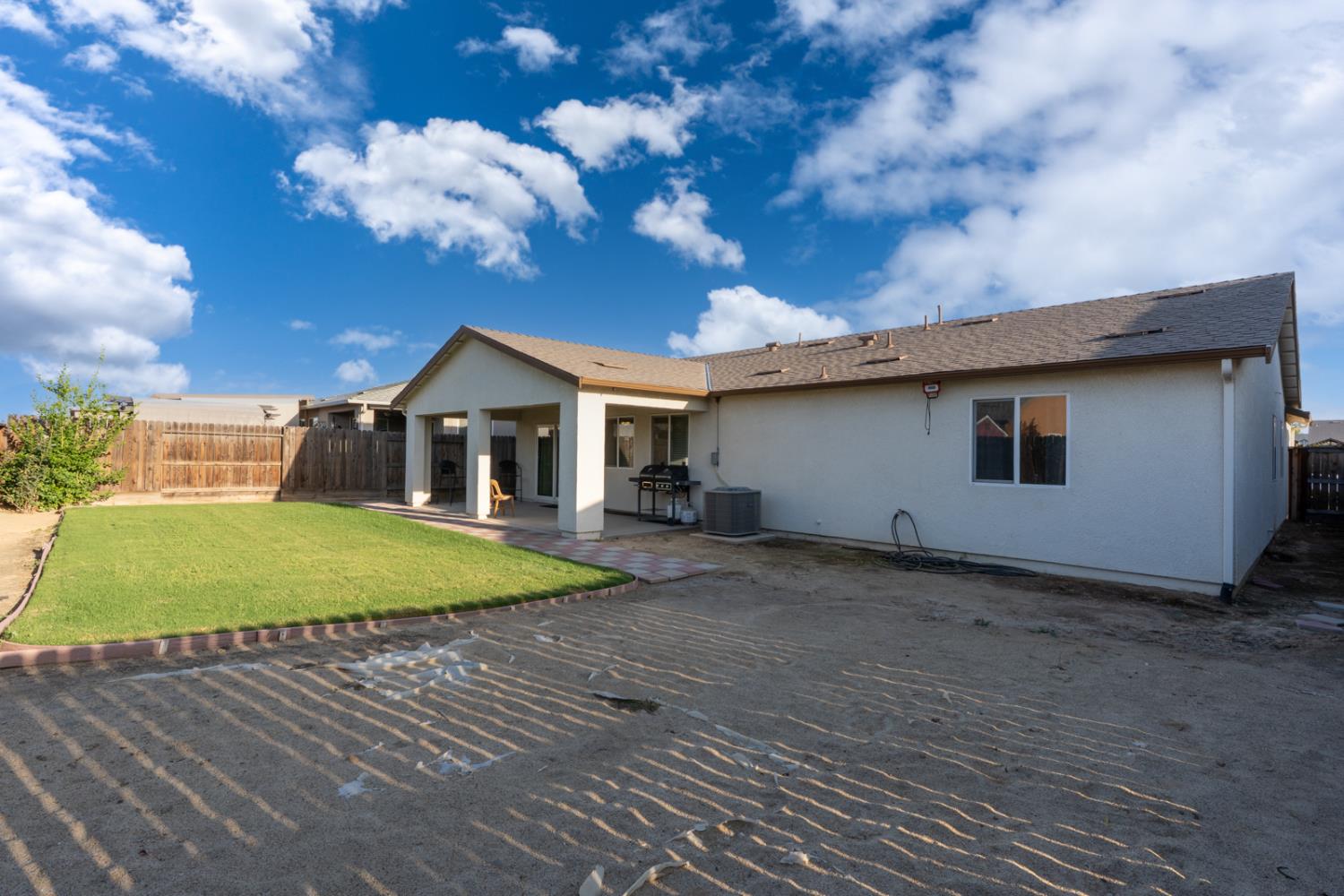 5447 E Burns Ave, Fresno, CA 93727