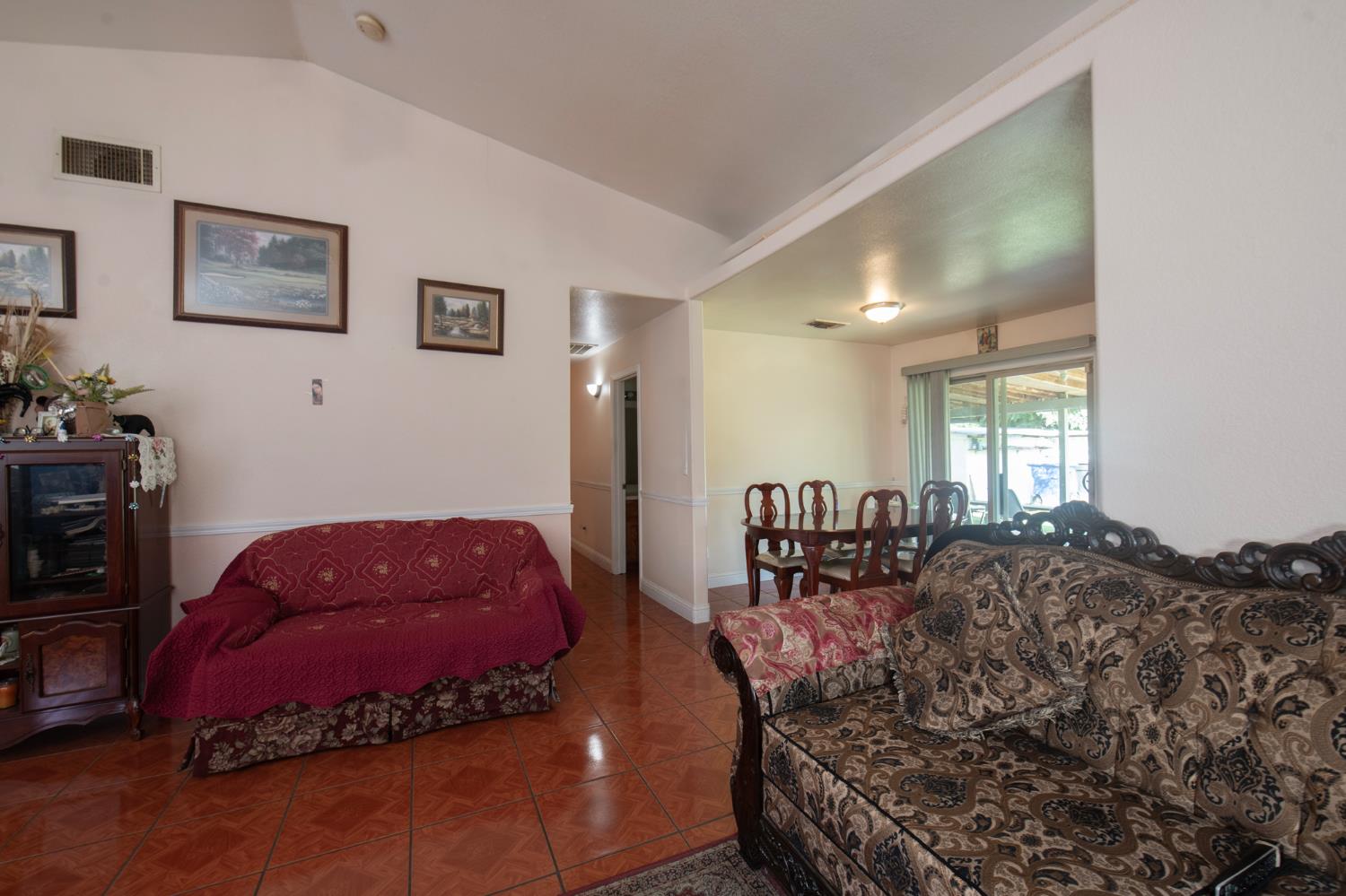 728 9th St, Sanger, CA 93657