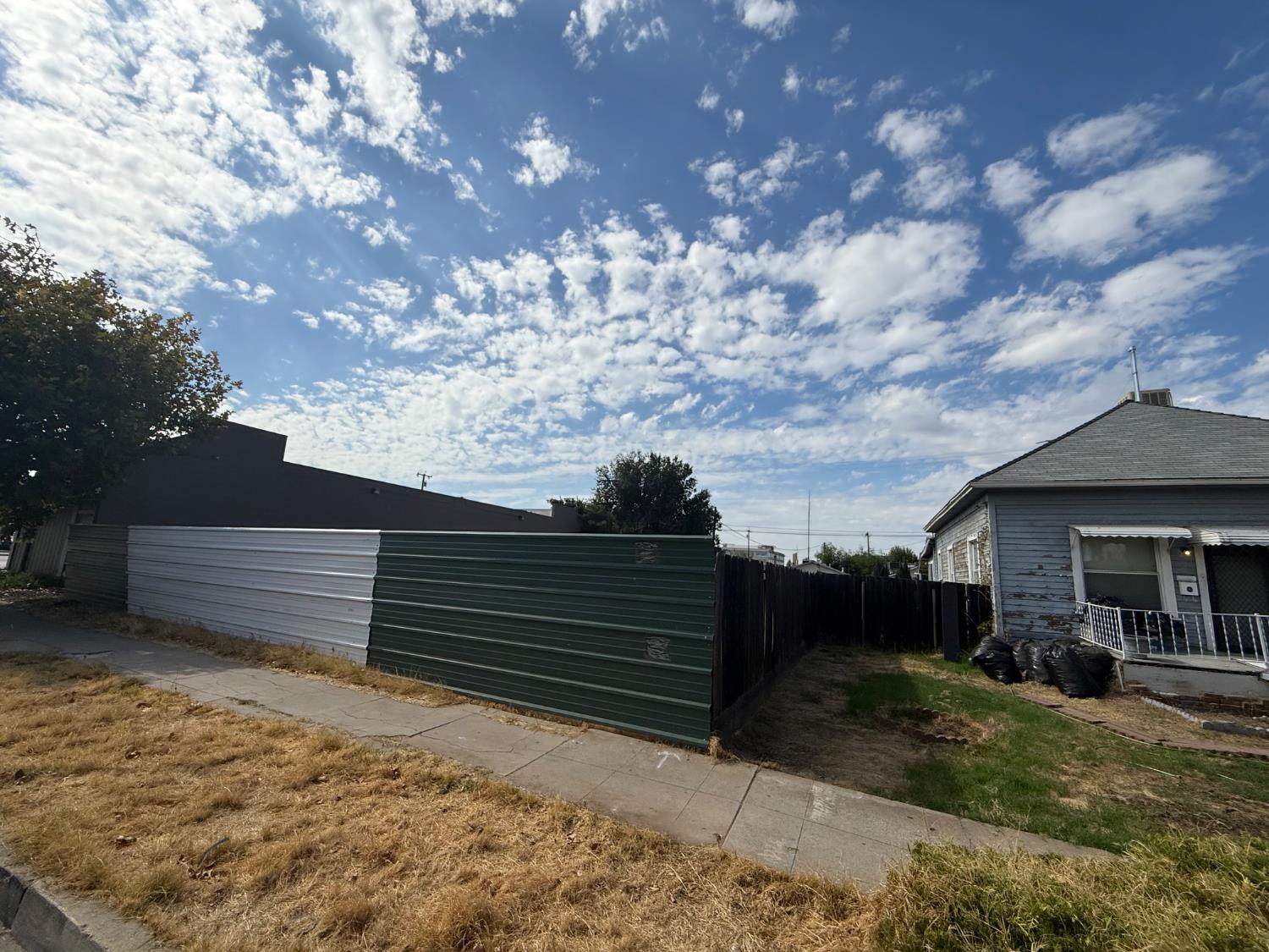 304 N D St, Madera, CA 93638