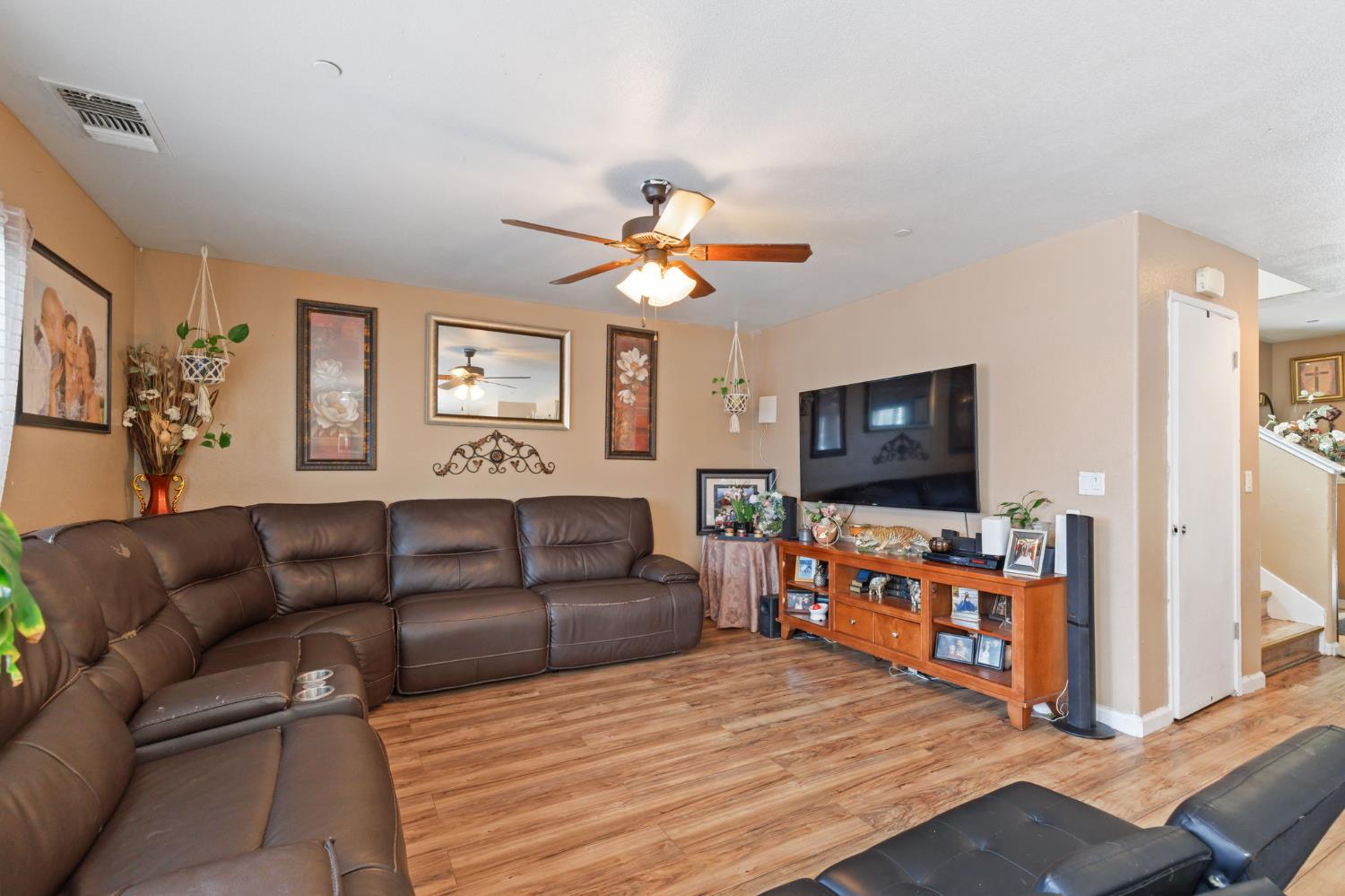 631 Persimmon St, Madera, CA 93638