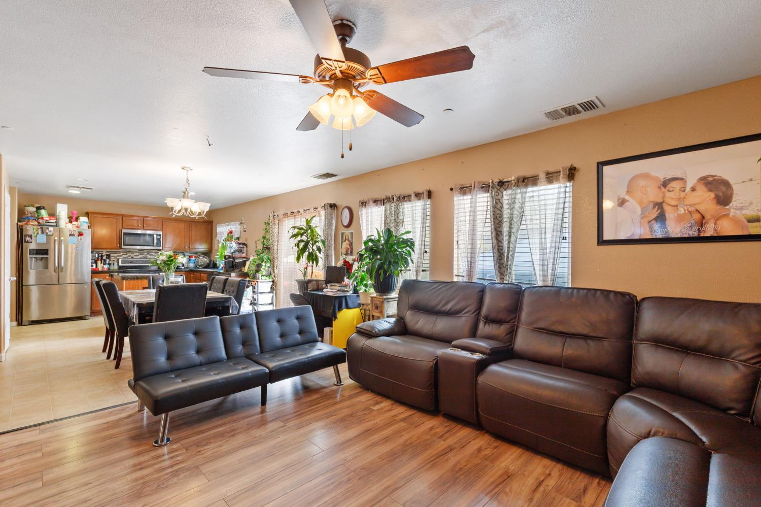 631 Persimmon St, Madera, CA 93638