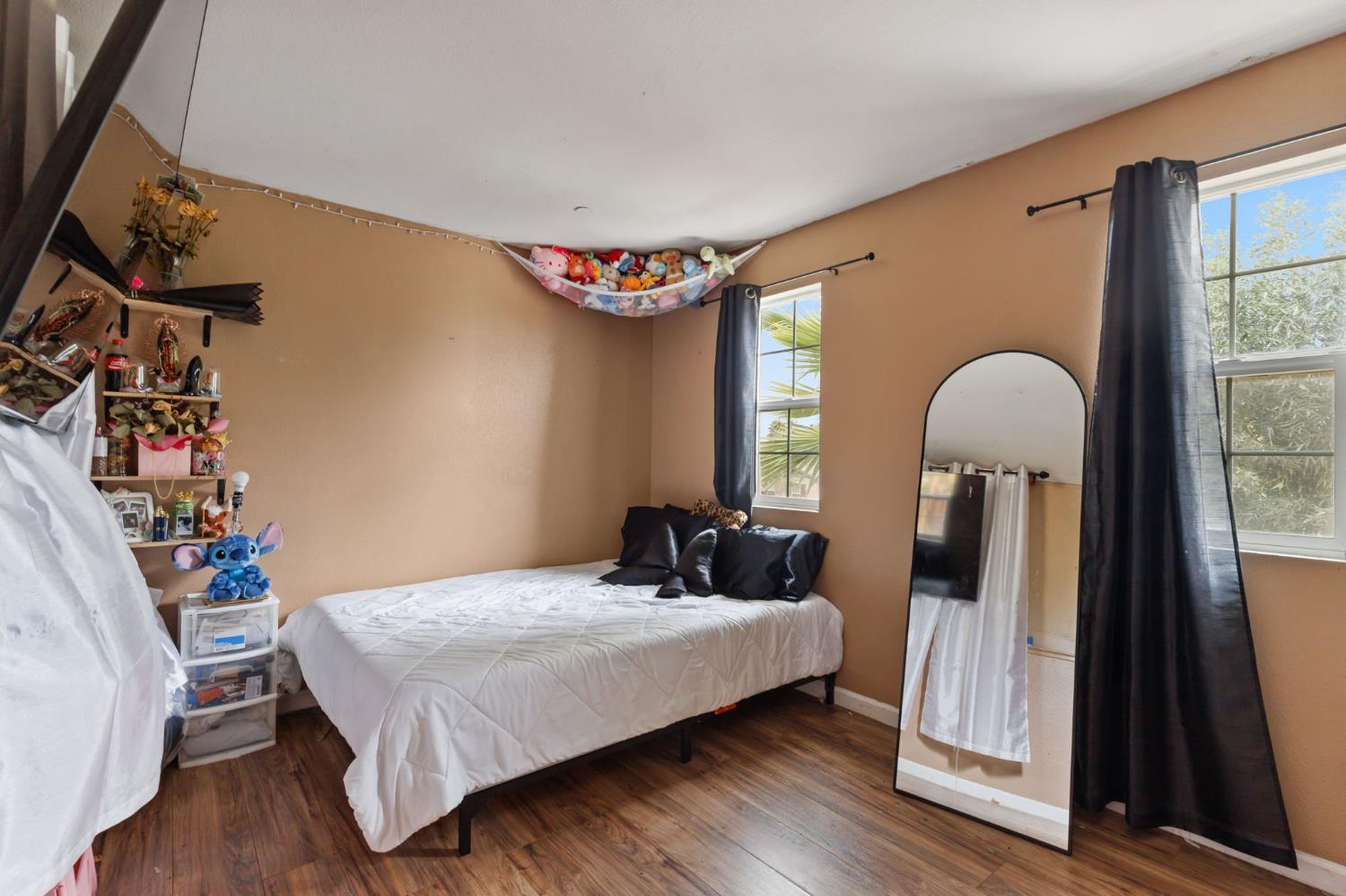 631 Persimmon St, Madera, CA 93638