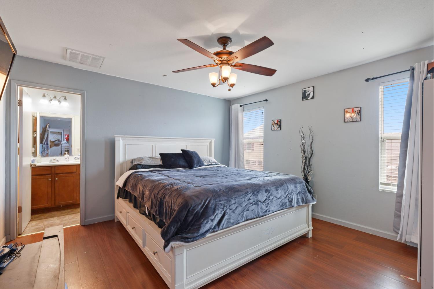 631 Persimmon St, Madera, CA 93638