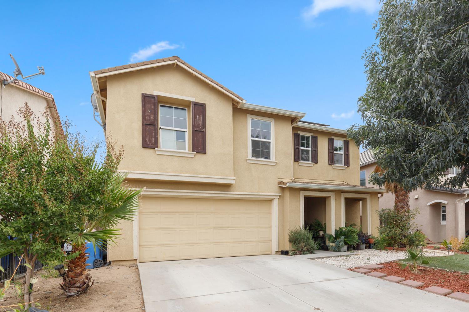 631 Persimmon St, Madera, CA 93638