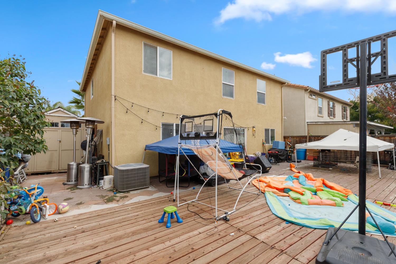 631 Persimmon St, Madera, CA 93638