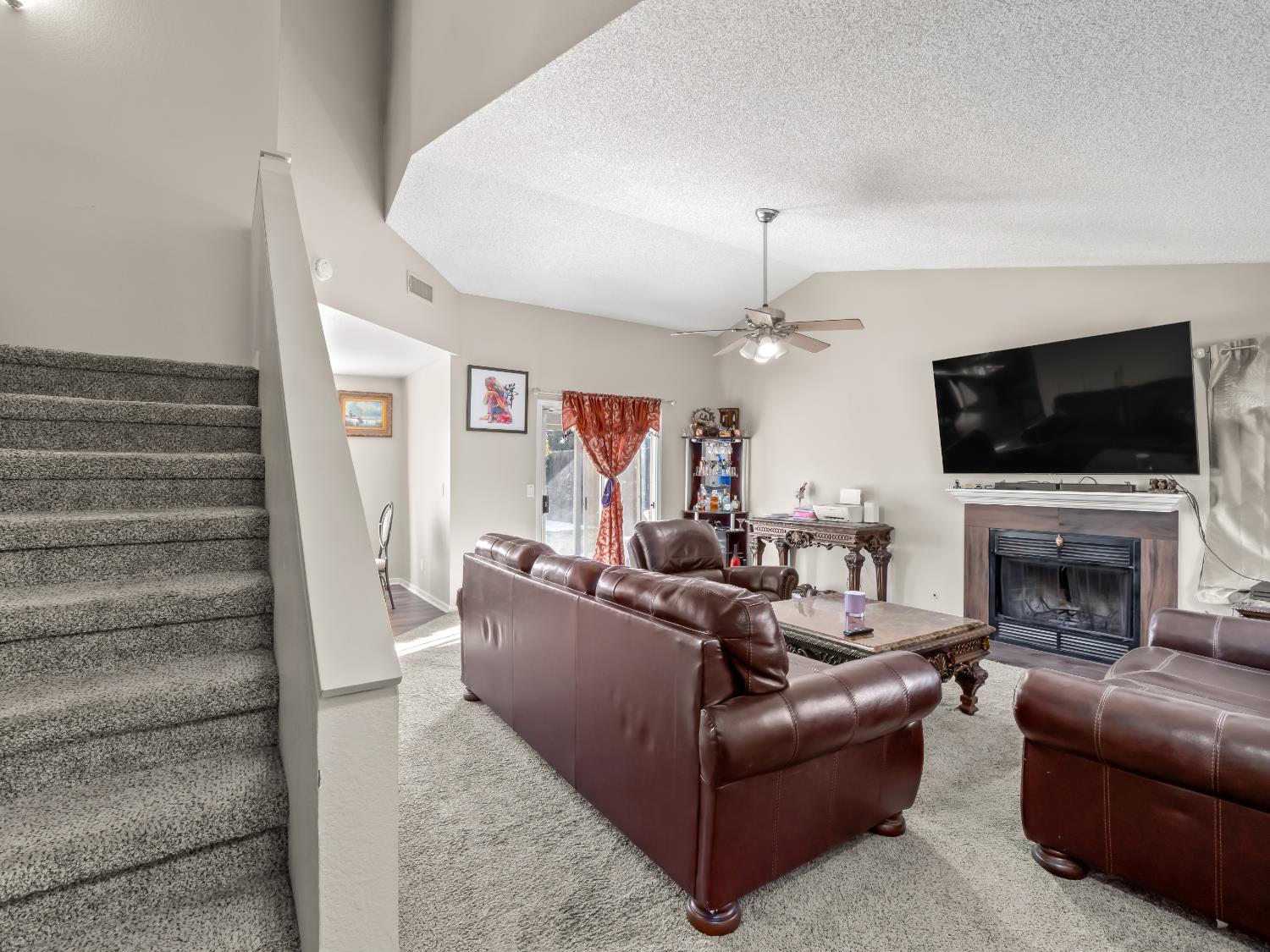 3537 W Fedora Ave, Fresno, CA 93722