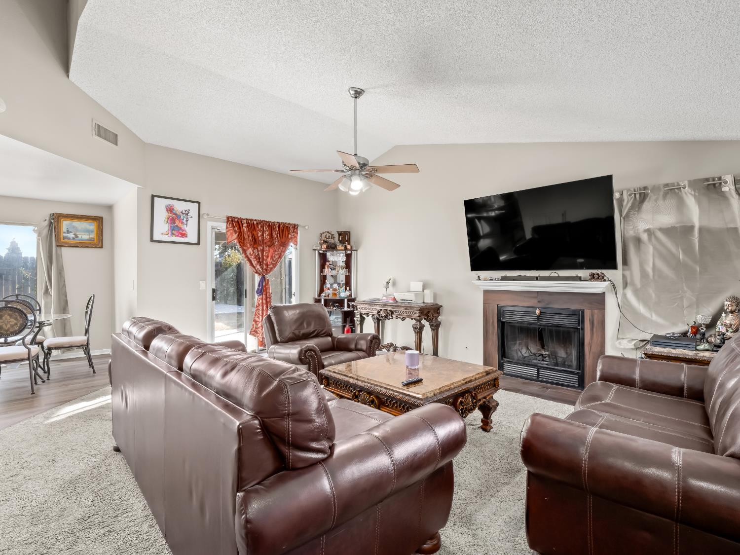 3537 W Fedora Ave, Fresno, CA 93722