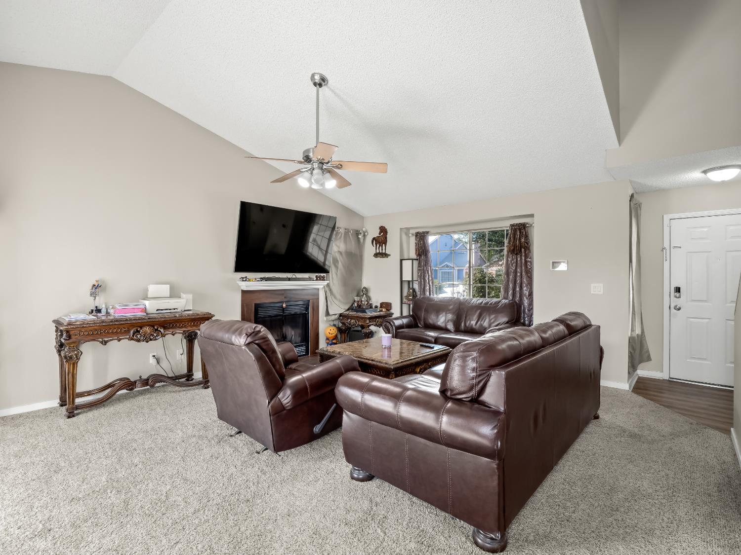 3537 W Fedora Ave, Fresno, CA 93722