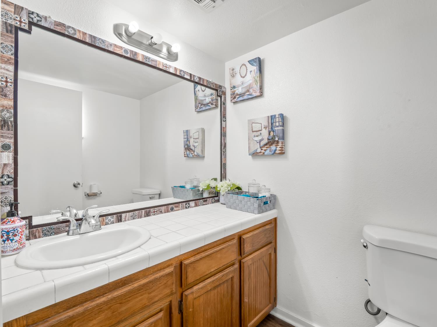 3537 W Fedora Ave, Fresno, CA 93722