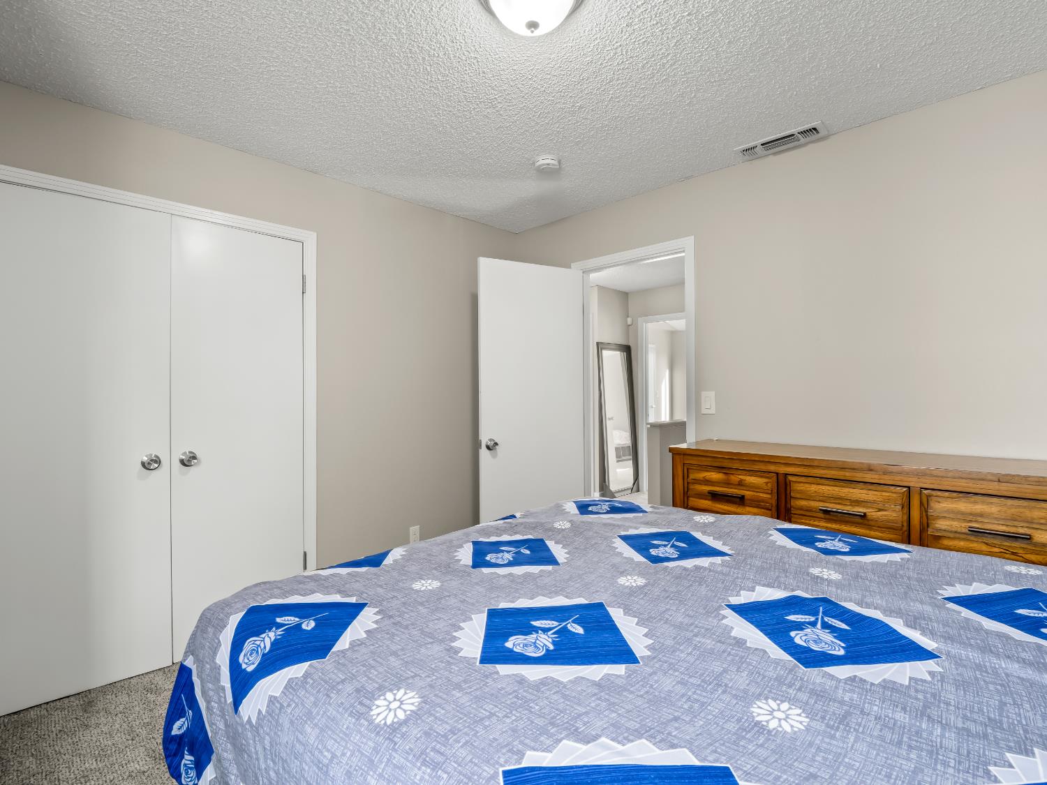 3537 W Fedora Ave, Fresno, CA 93722