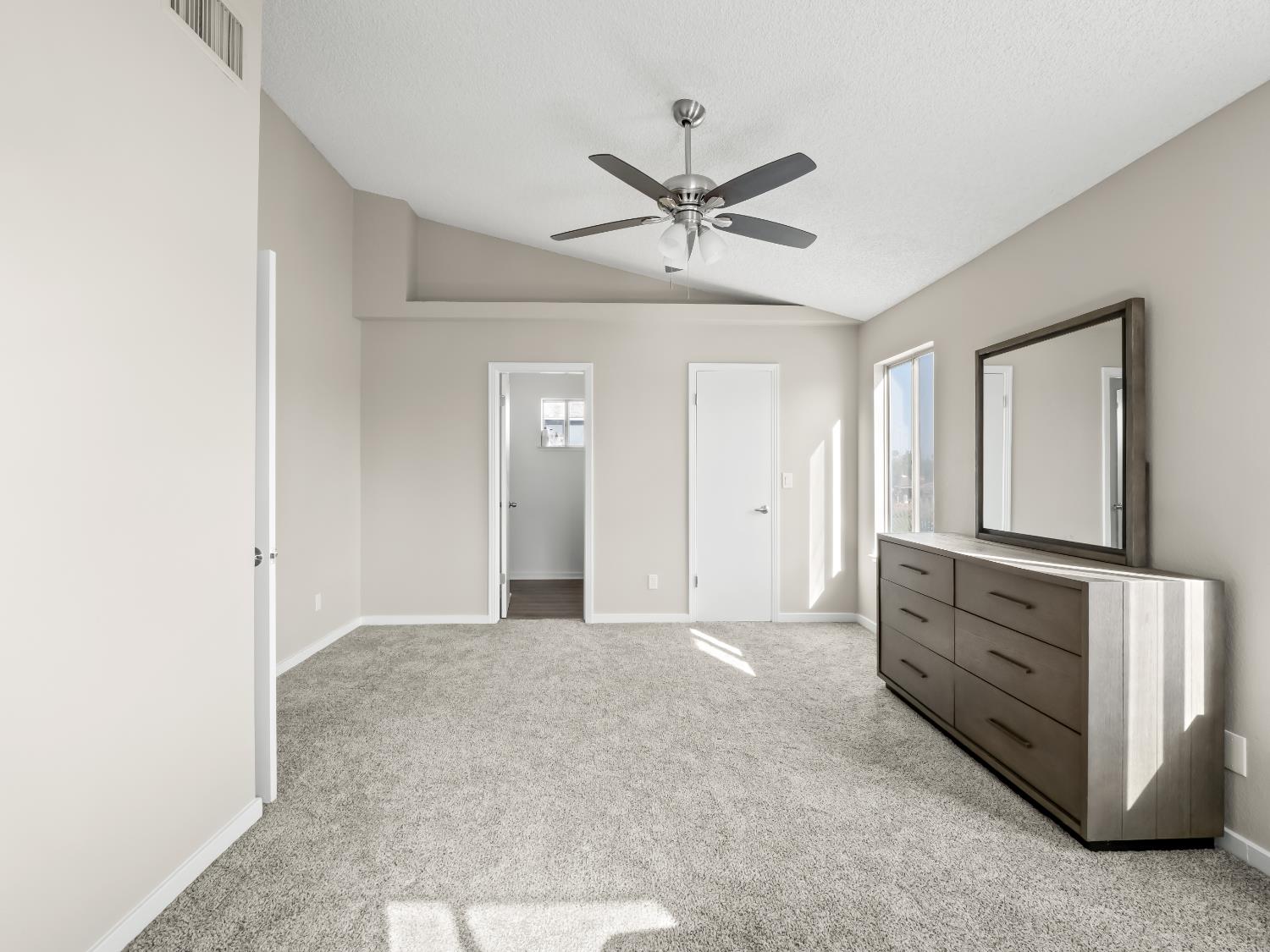 3537 W Fedora Ave, Fresno, CA 93722