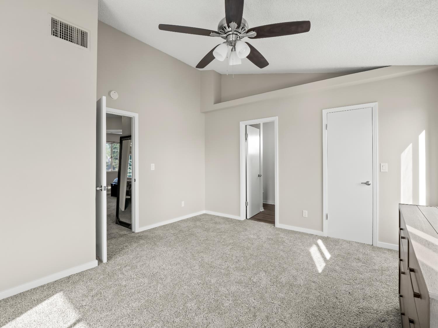 3537 W Fedora Ave, Fresno, CA 93722