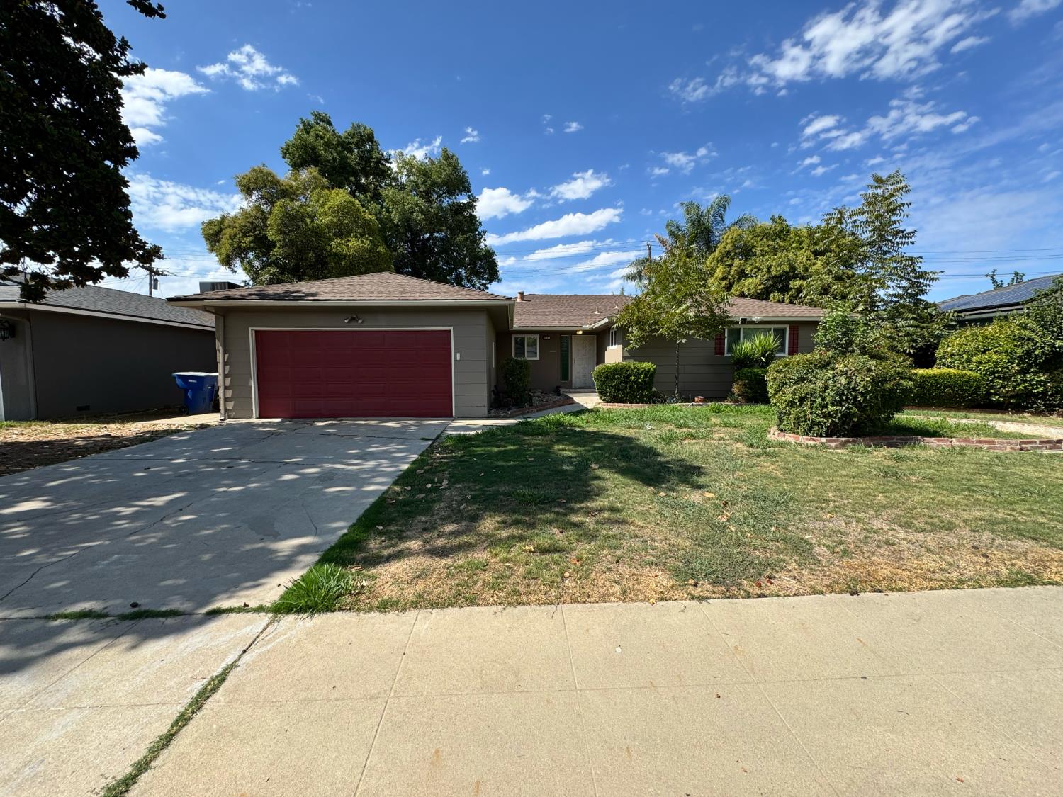 5435 N Bond St, Fresno, CA 93710