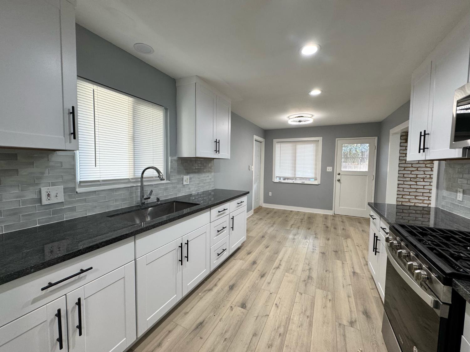 5435 N Bond St, Fresno, CA 93710