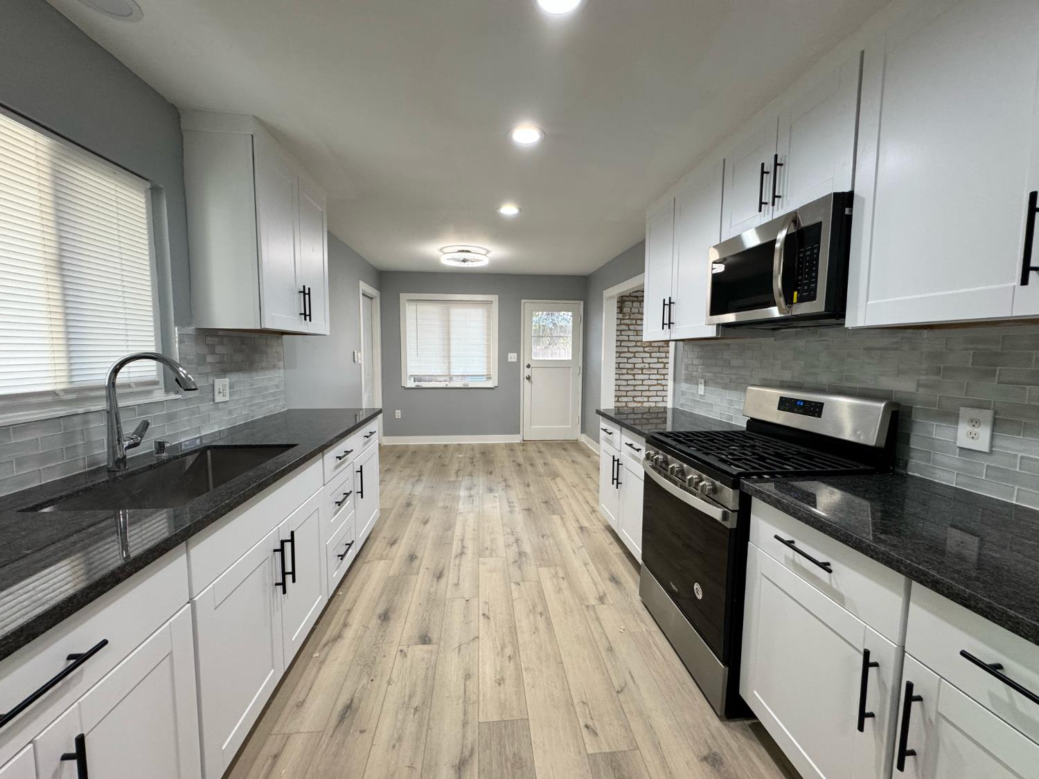 5435 N Bond St, Fresno, CA 93710