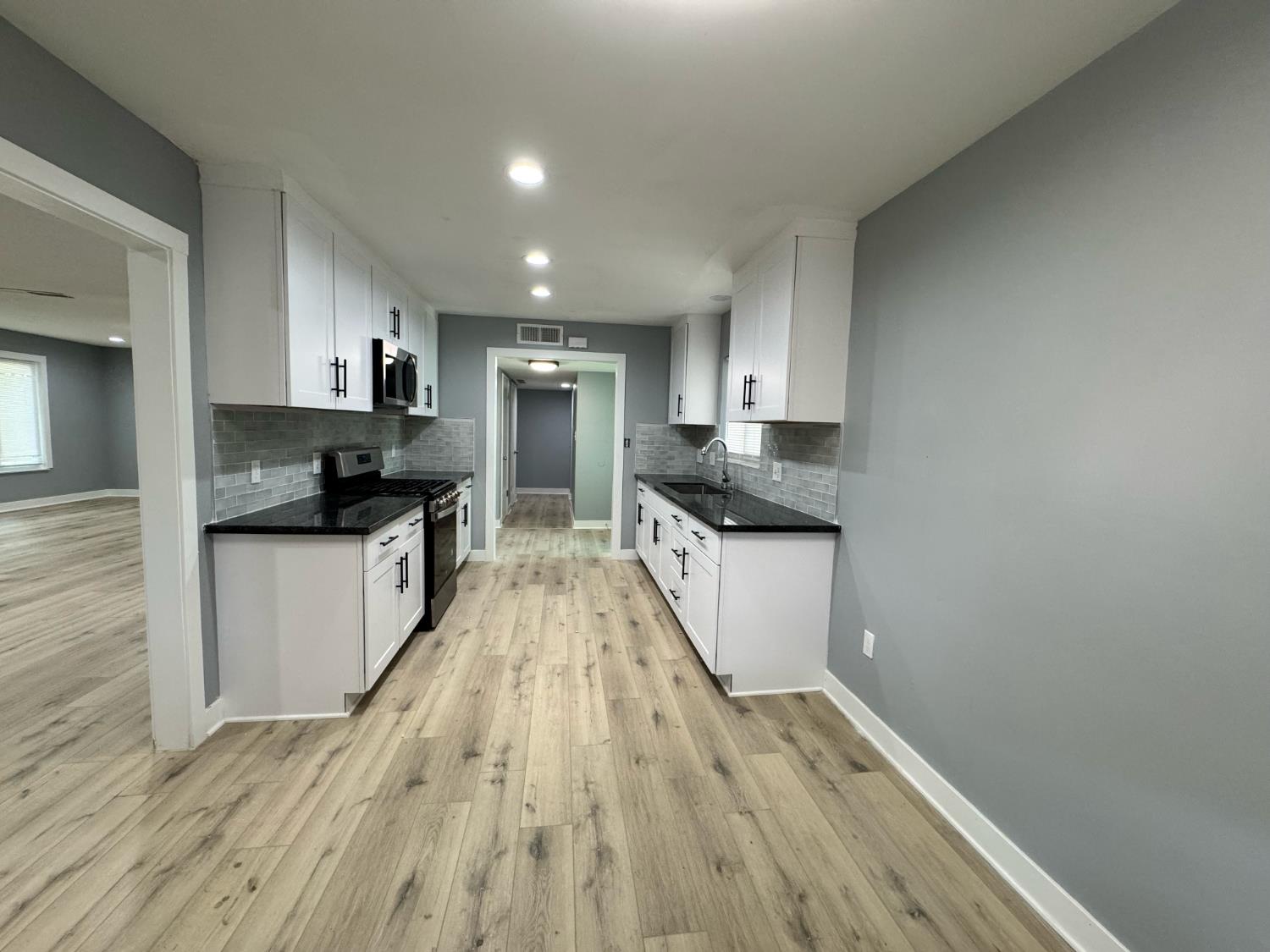 5435 N Bond St, Fresno, CA 93710